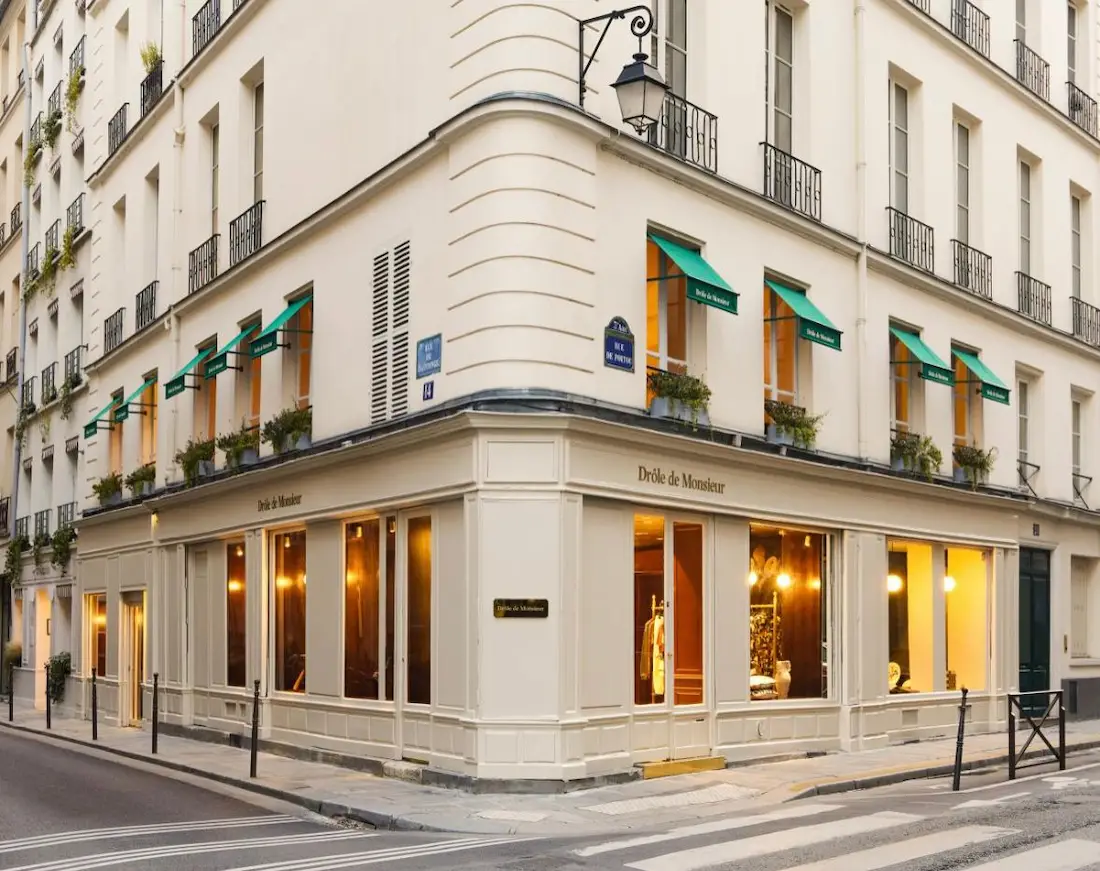 Lettres découpées et plaque professionnelle, réalisées par Atelier Gambetta