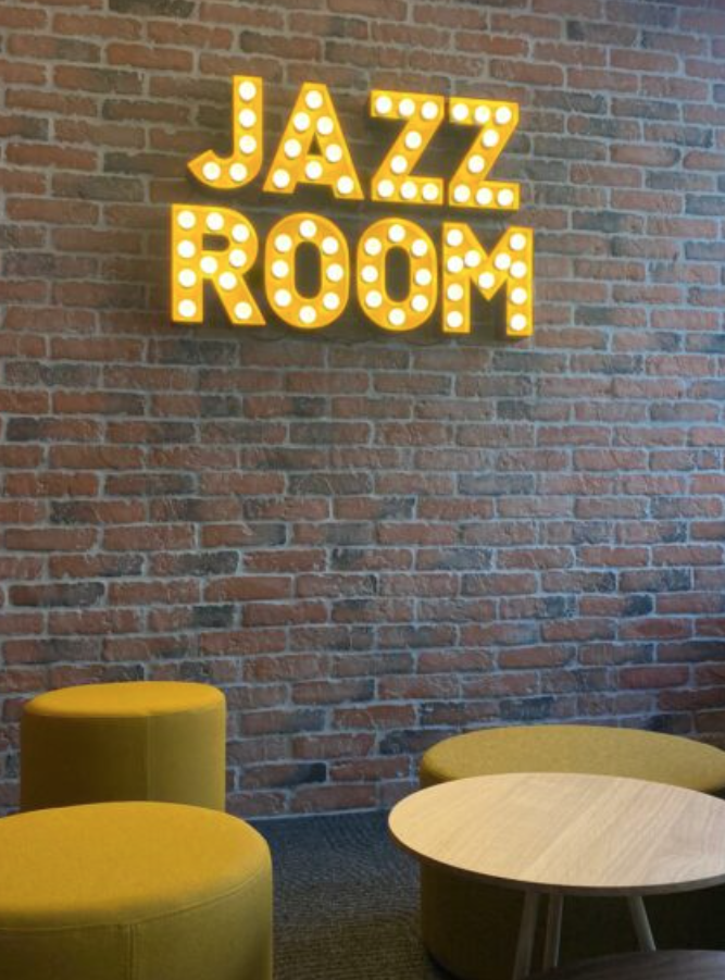 Enseigne vintage pour Jazz Room, réalisé par Atelier Gambetta