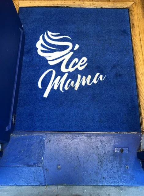 Tapis personnalisé pour Ice Mama, réalisé par Atelier Gambetta