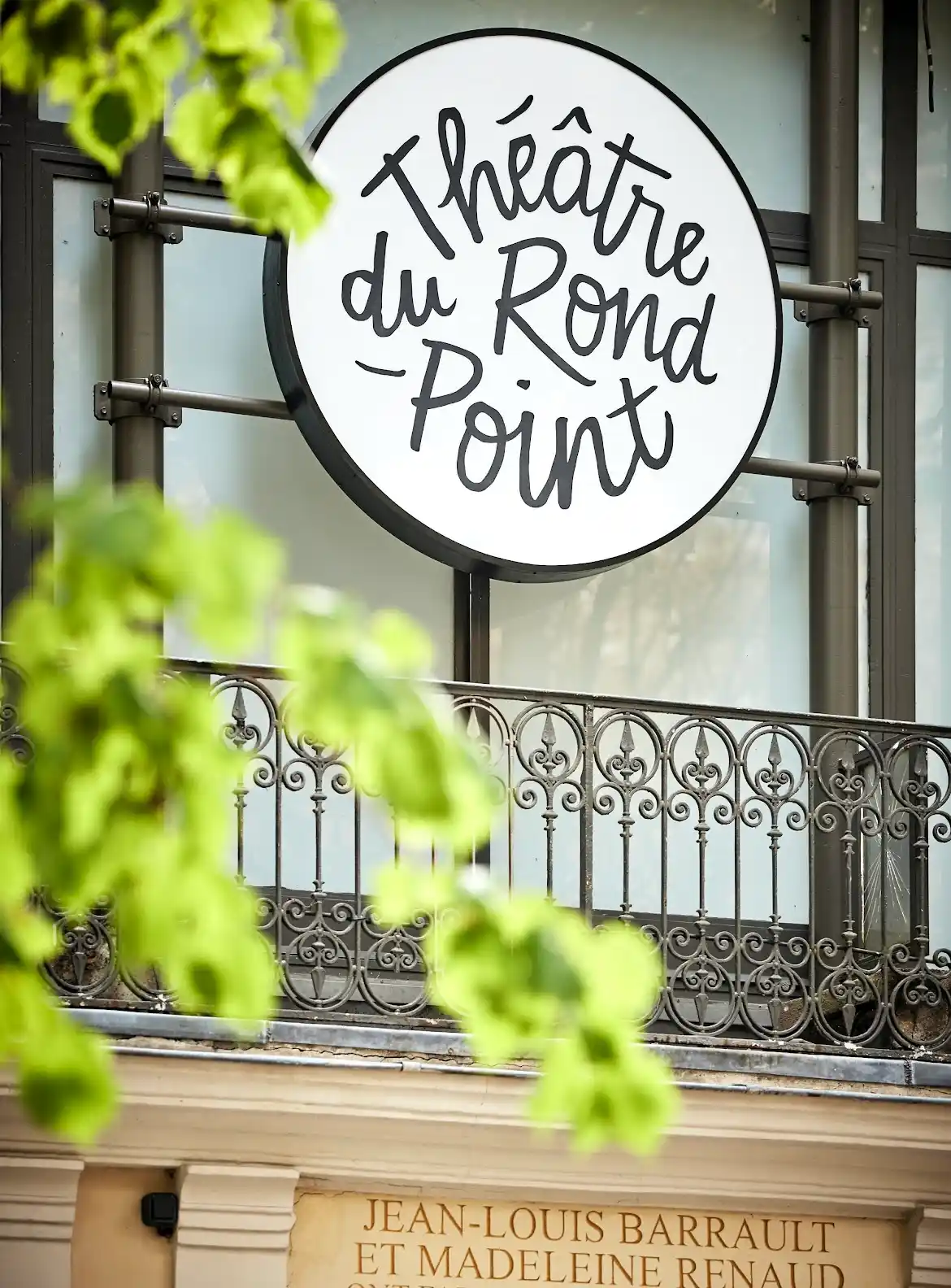 Caisson lumineux pour le théâtre du rond point, réalisé par Atelier Gambetta