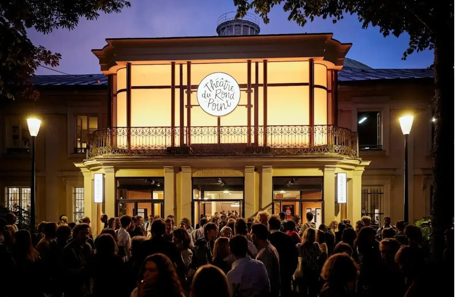Caisson lumineux pour Théâtre du rond point, réalisé par Atelier Gambetta