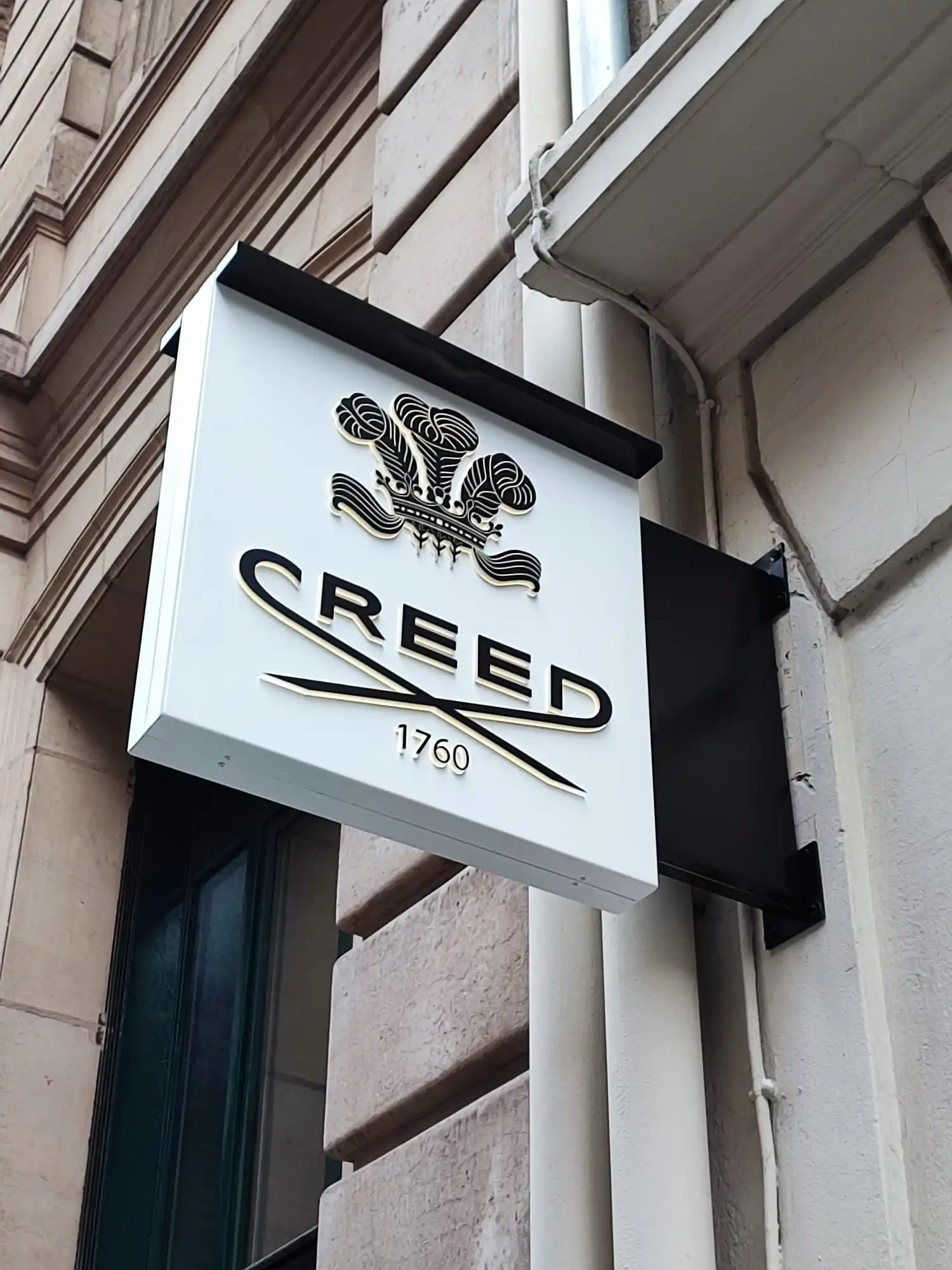 Enseigne drapeau pour Creed par ATGA_resultat
