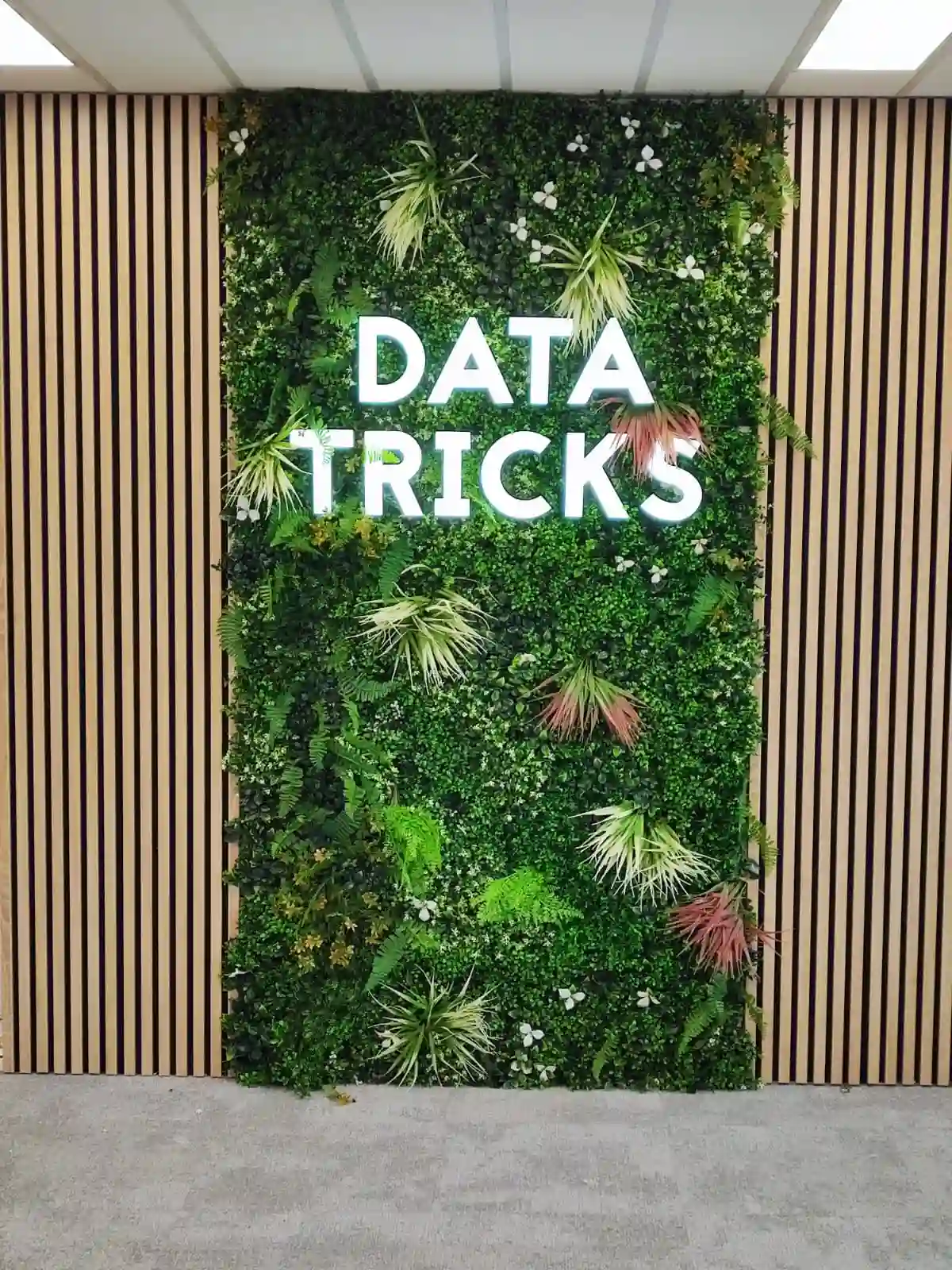 Mur végetale Lettre lumineuse par Data tricks par ATGA_resultat
