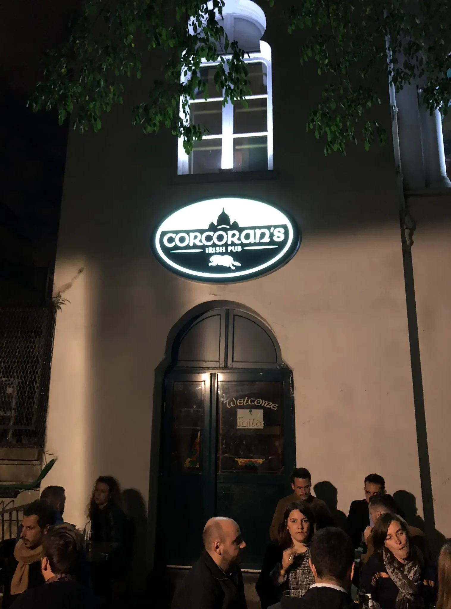Caisson lumineux pour Corcoran's par Atelier gambetta