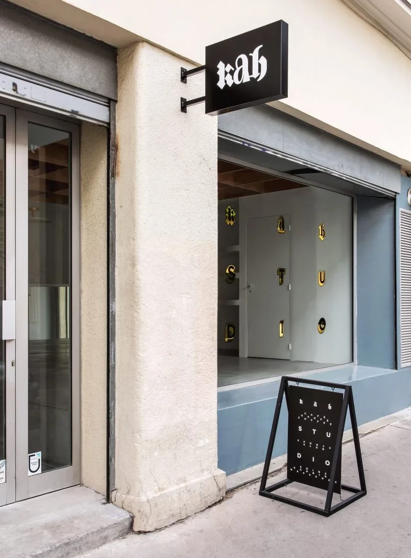 Stop trottoir pour KAH STUDIO par Atelier Gambetta