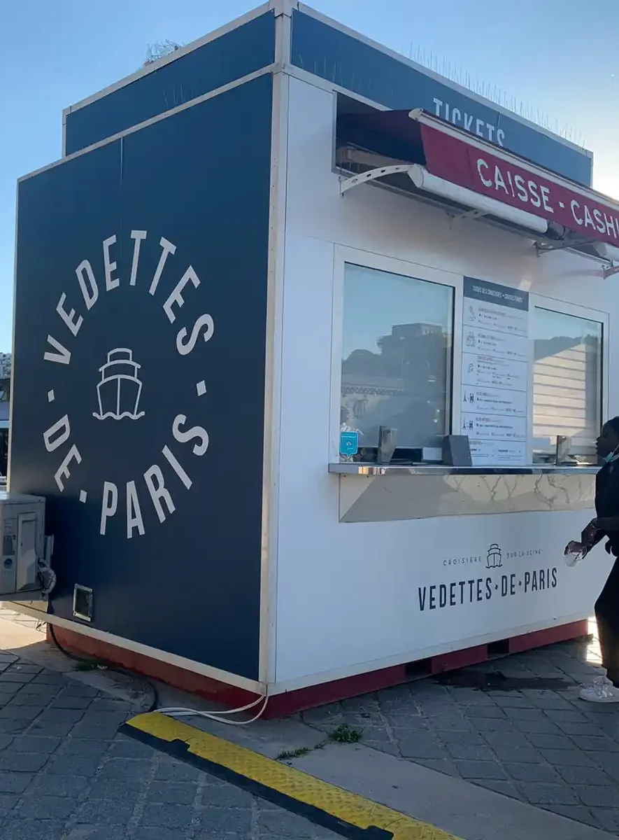 Sticker mur pour Vedettes de paris par Atelier Gambetta