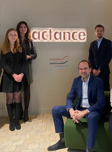 Enseigne lettres lumineuses pour cabinet actance par Atelier Gambetta